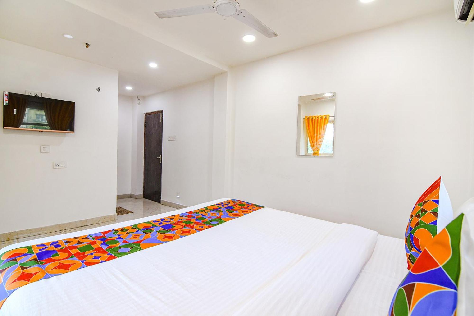 Fabhotel Grand Hazra Inn - Nr Ballygunge Station Колката Екстер'єр фото