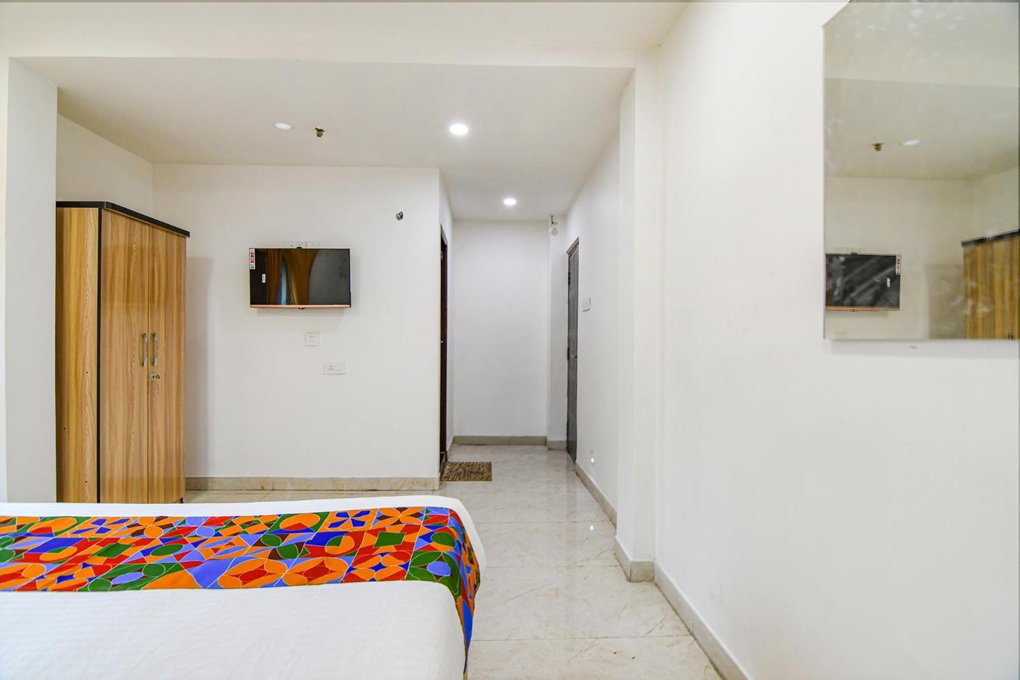 Fabhotel Grand Hazra Inn - Nr Ballygunge Station Колката Екстер'єр фото